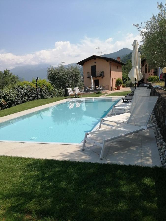 איסאו B&B Ronco Degli Ulivi מראה חיצוני תמונה