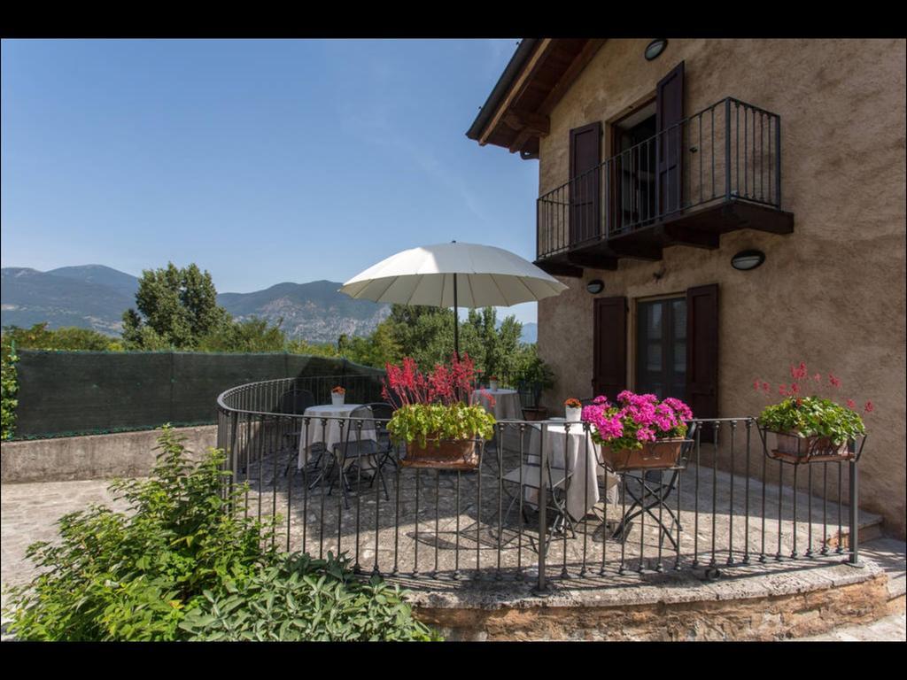 איסאו B&B Ronco Degli Ulivi מראה חיצוני תמונה
