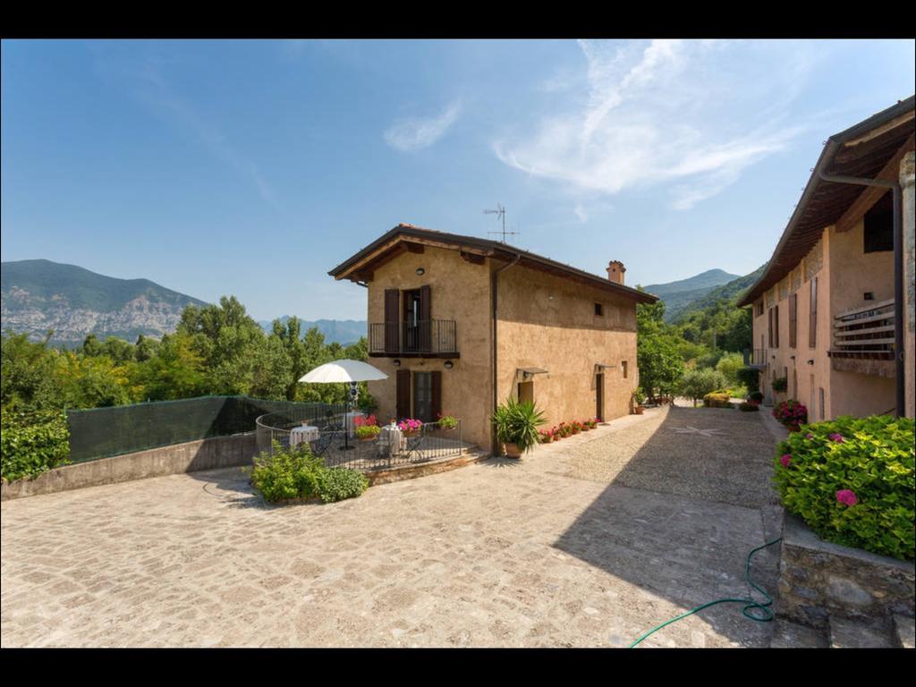 איסאו B&B Ronco Degli Ulivi מראה חיצוני תמונה